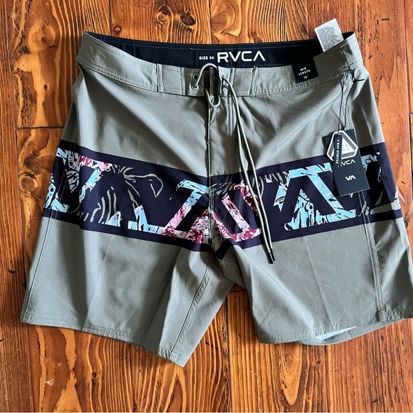 Nwt Mens RVCA shorts - Picture 3 of 4